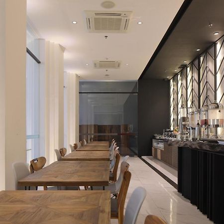 Delua Hotel Jakarta Ngoại thất bức ảnh